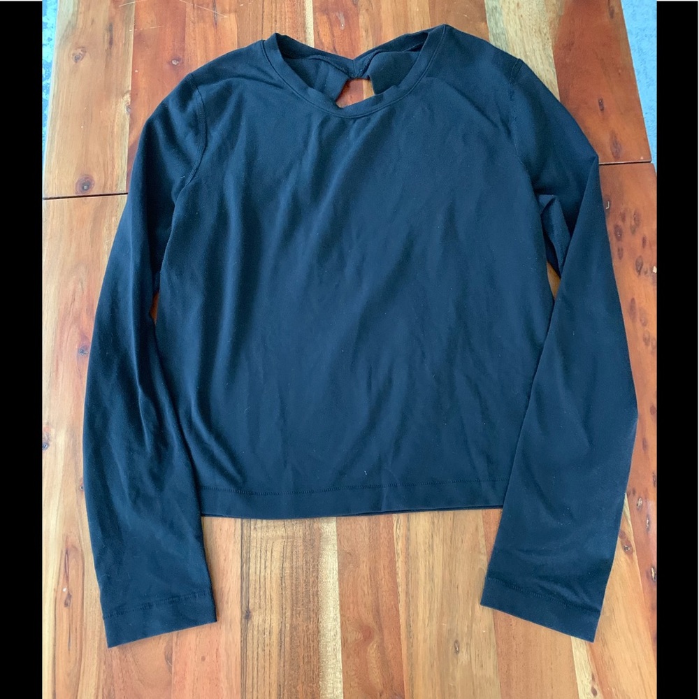Lululemon long sleeve with keyhole detail